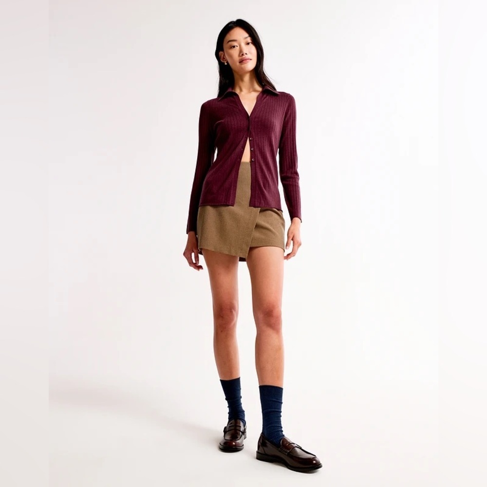 🍷 Abercrombie & Fitch 100% Merino Wool Ribbed Cardigan